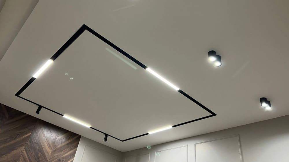 Магнитные треки для натяжного потолка