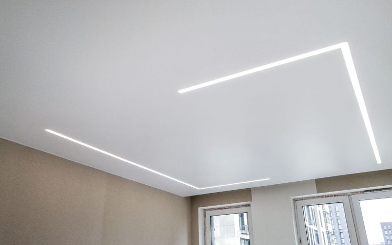 Натяжной потолок в квартире 24 м2